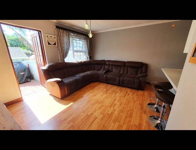 2 BEDROOM TOWNHOUSE FOR SALE IN VERWOERDPARK